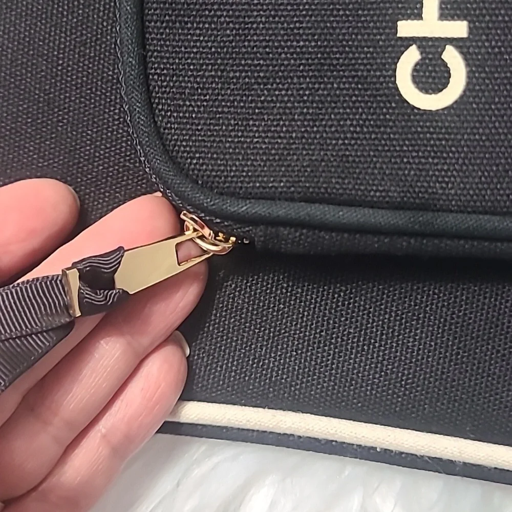 BAG-ALL  TABLE CASE 11